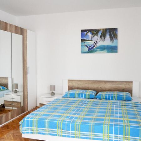Apartments Mikulic Biograd Na Moru Cameră foto